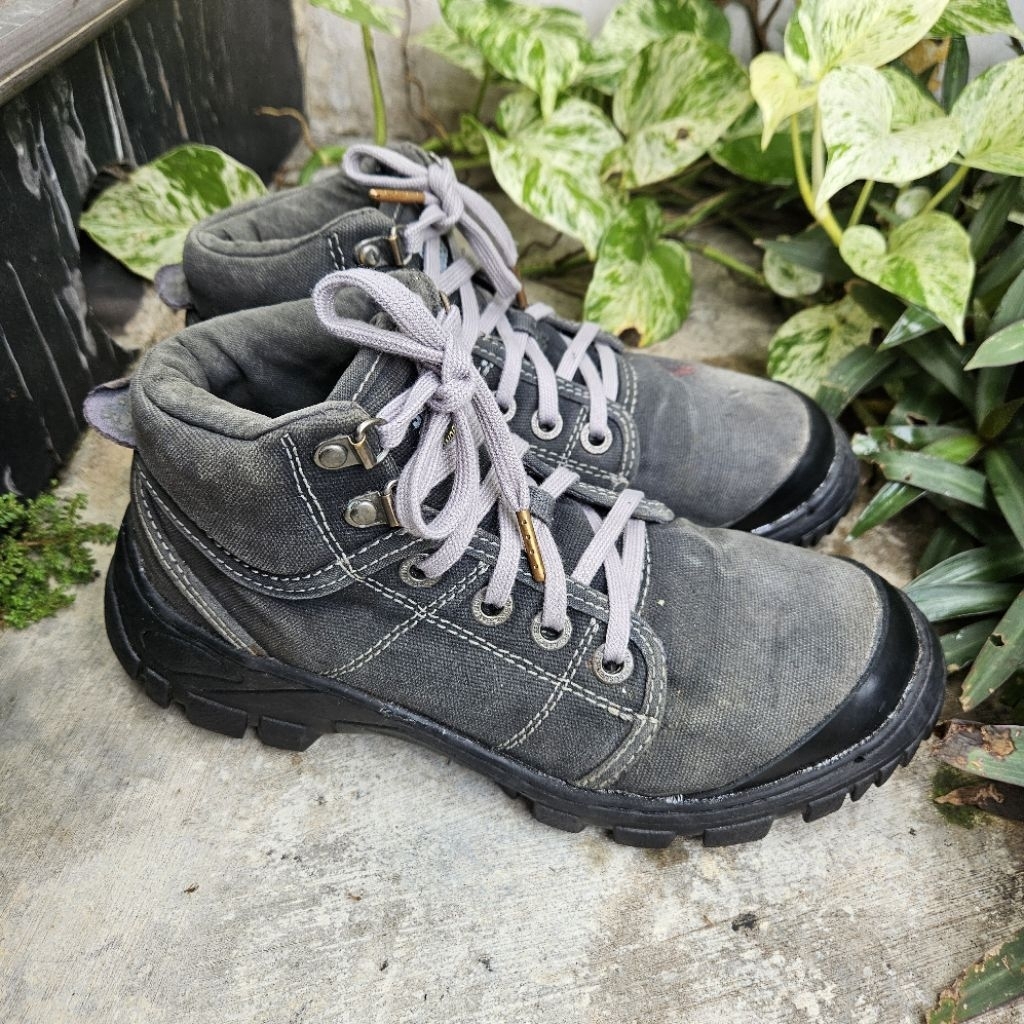 sepatu safety second safety jogger size 41(26cm)