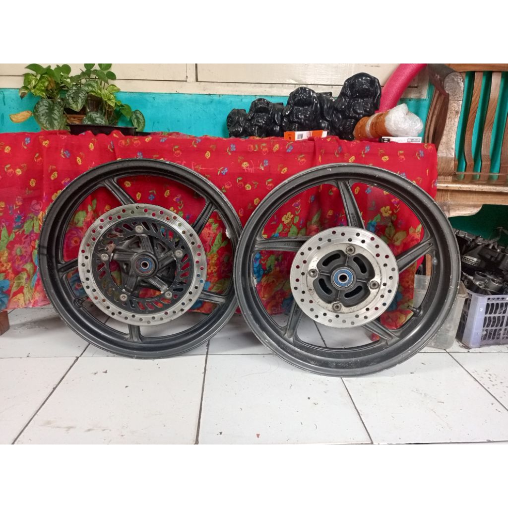 velk velg Honda  cbr150r  CBU Thailand KPP fi CBR old sempax