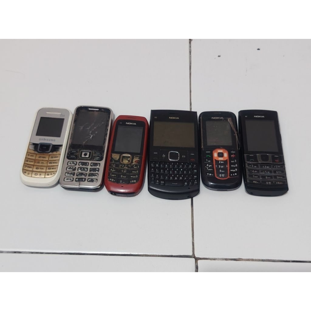Hp jadul Nokia X2-01 X2-02 C1-00 2600C Samsung E1205T C3322i Bahan part