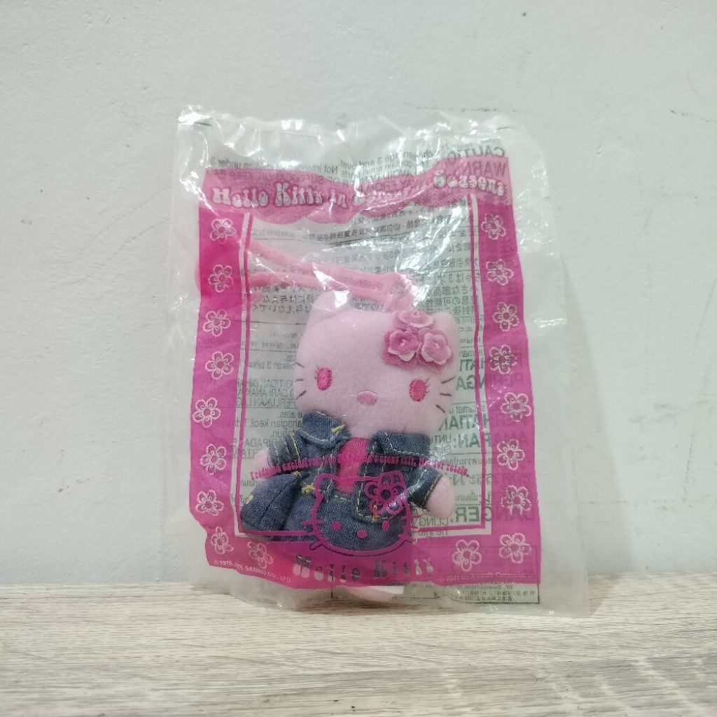 mcd hello Kitty Sanrio colorful