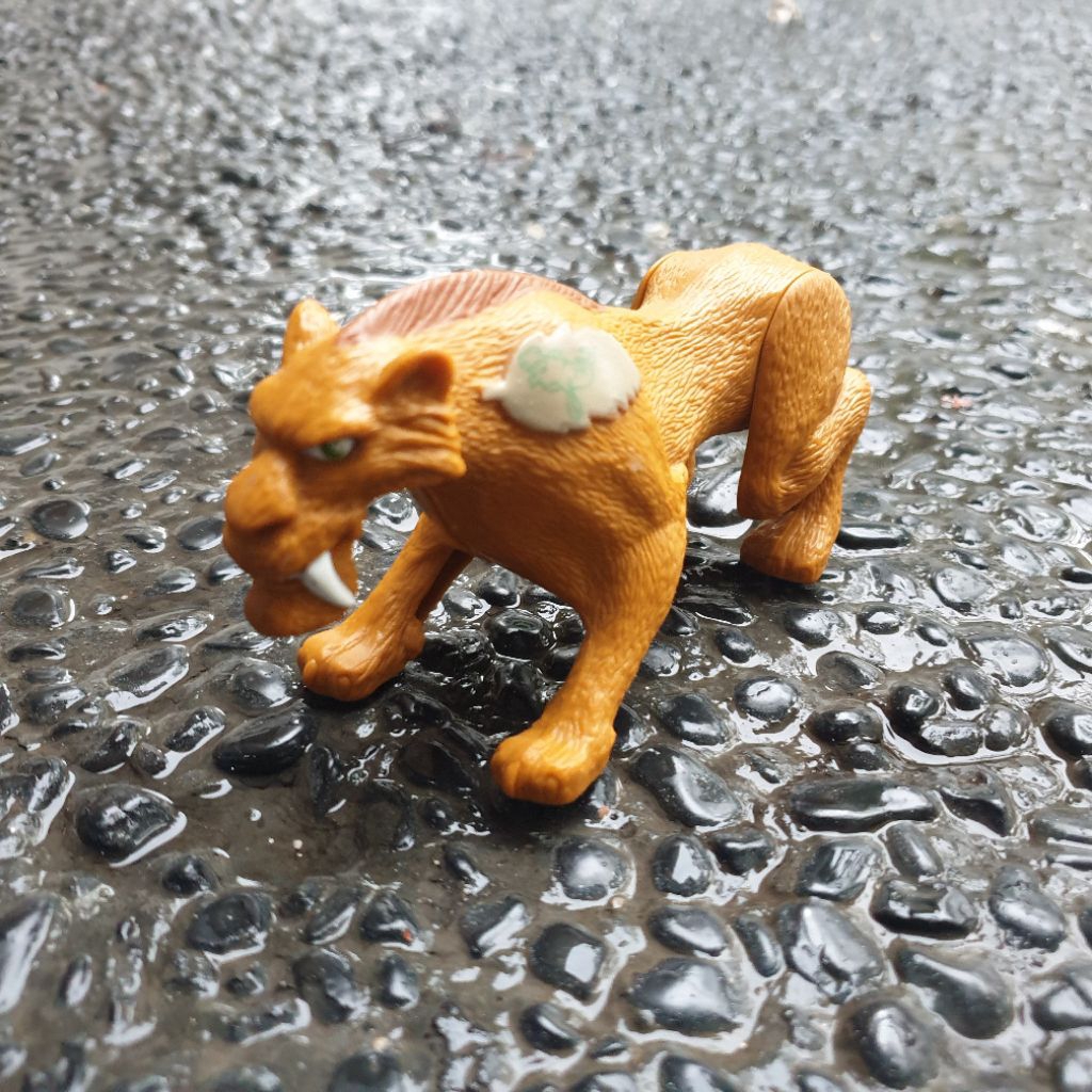 Action Figure Ice Age : Diego / Saber Tooth Tiger Mainan McD