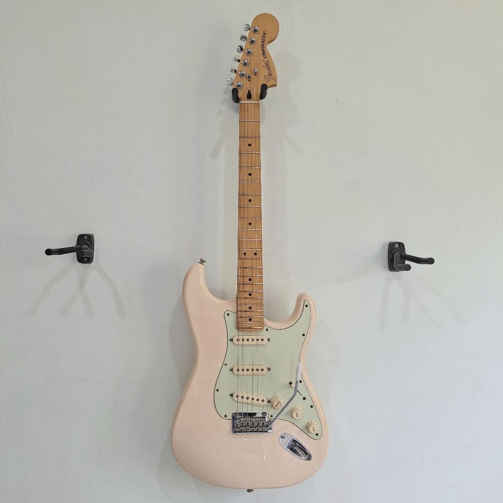 Fender Mexico Stratocaster Deluxe Roadhouse 2016 Olympic White