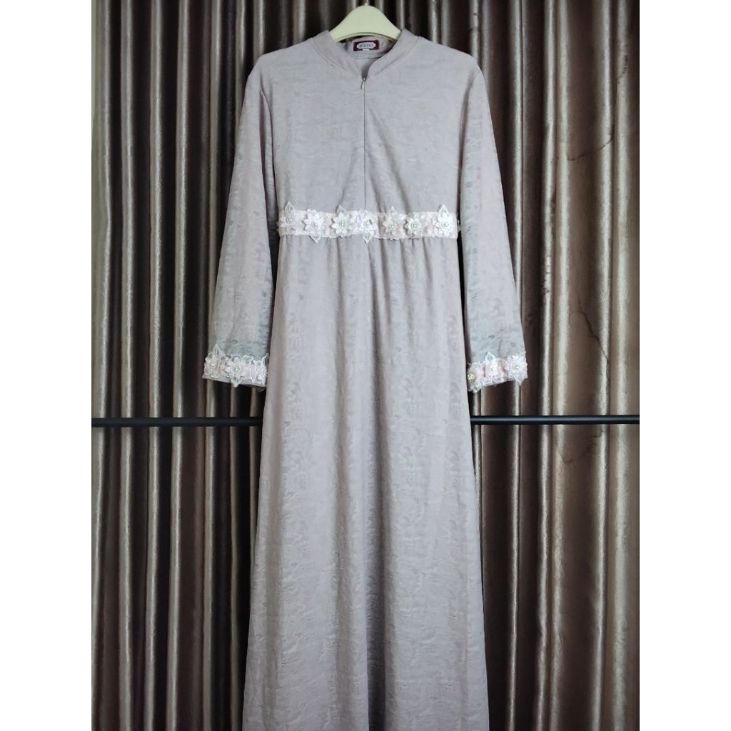 Gamis Brokat Halus