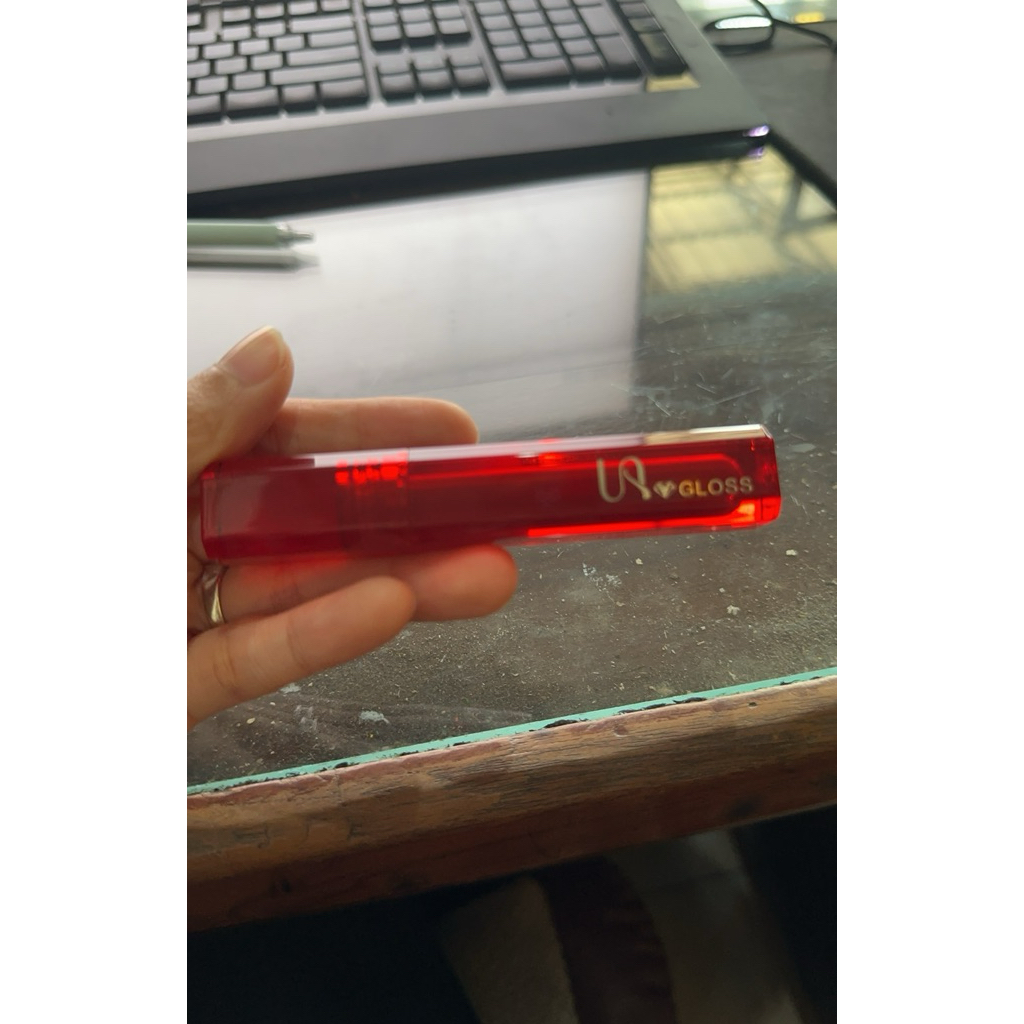 PRELOVED URRACX HYDRATING LIPGLOSS