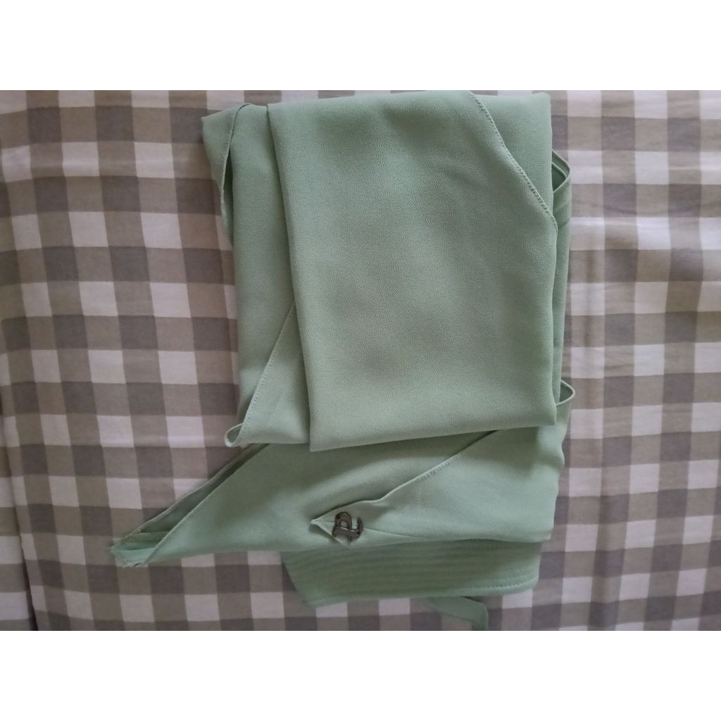PRELOVED VARIE MIDI KHIMAR  ANEUKU SAGE GREEN