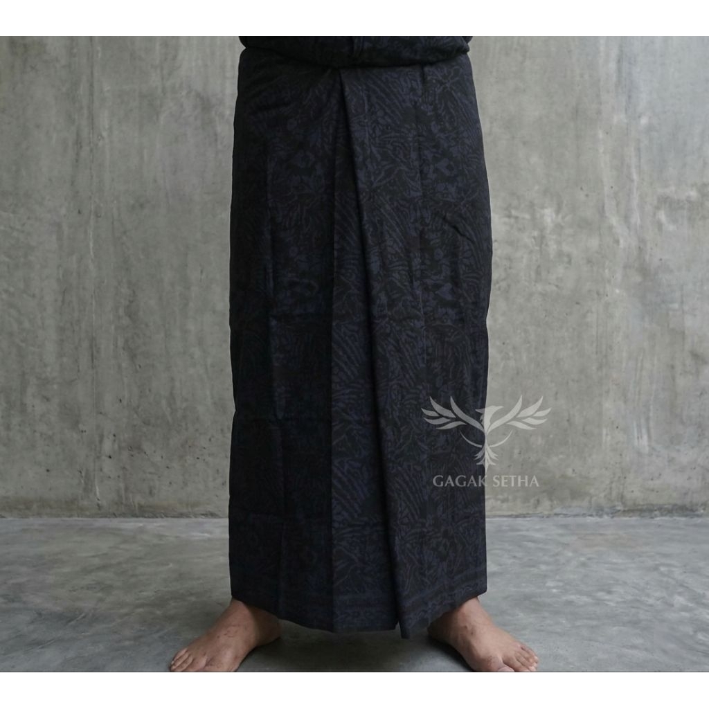 GAGAK SETHA - Sarung Batik Cap Tradisional - Gagak Dark