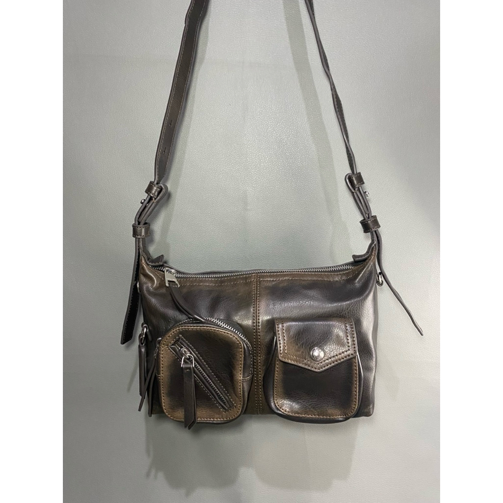 ck shoulderbag brown double pocket / Charles & Keith Thora Multi Pocket Crossbody Bag - Multi / Char
