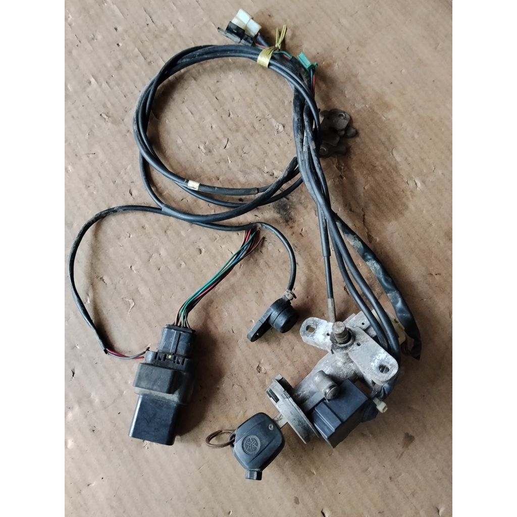 kunci kontak set yamaha fino fi 125 ori bekas copotan motor