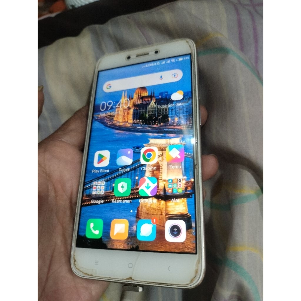 Handphone hp android Redmi 5 A RAM 2/16 Android 8 normal siap pakai