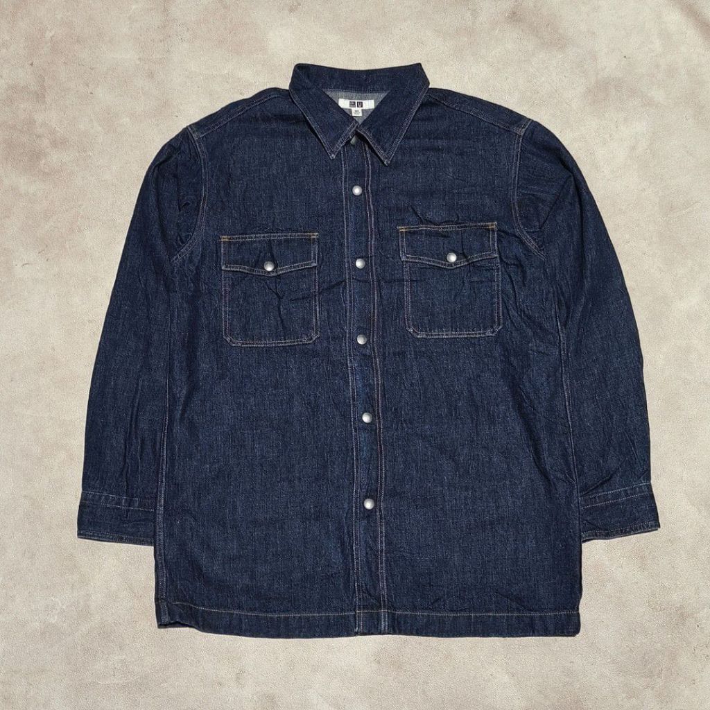 Kemeja denim pria Uniqlo blue indigo