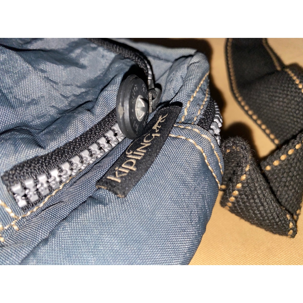 tas sling bag slempang pria wanita brand Kipling LIKE NEW preloved