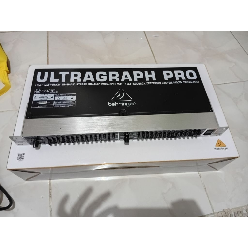 behringer ultragraph pro fbq1502hd
