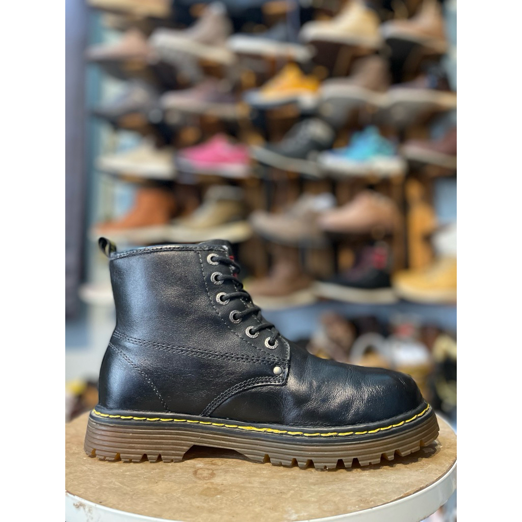 Sepatu  boot boots  - size 42 - dickies  - Leather