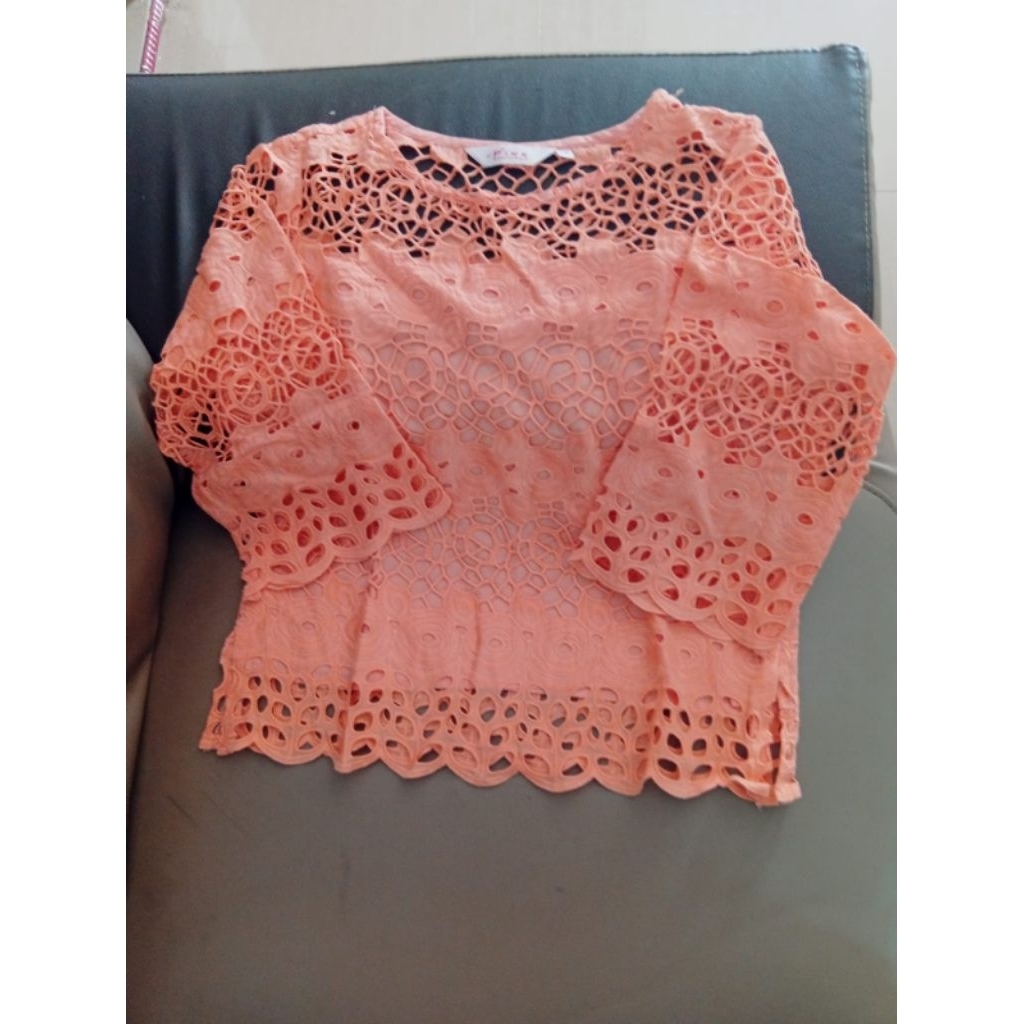 Preloved atasan Brokat Pink Boutique