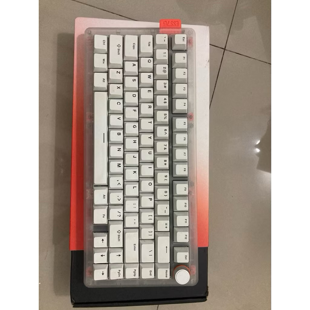 Pressplay Essenssial 75 wired second like new (fullset)