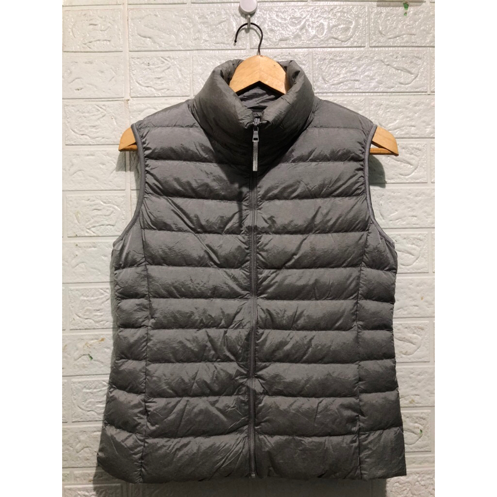 UNIQLO ultralight down vest long neck abu silver
