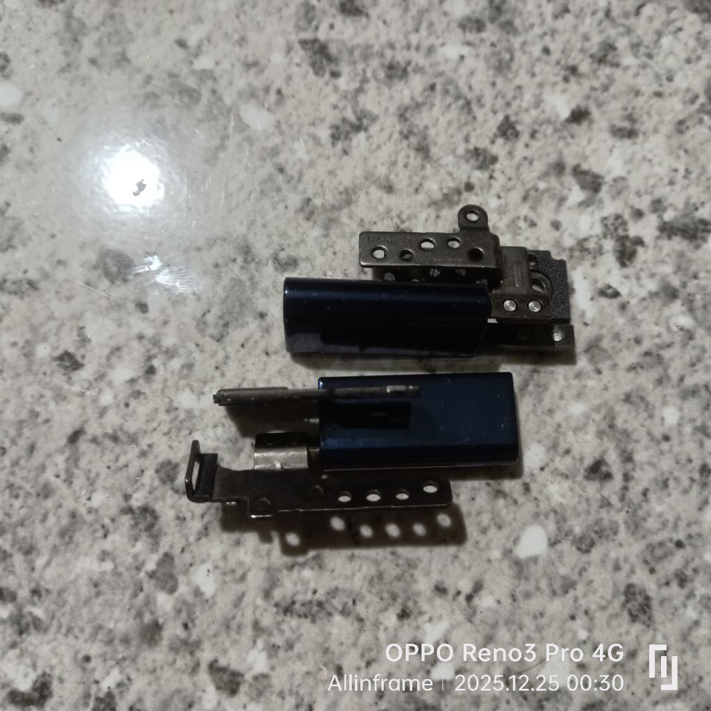 Engsel/Hinge R + L Laptop Asus Vivobook Flip 14 TM420 TM420I TM420UA TM420IA TP420IA