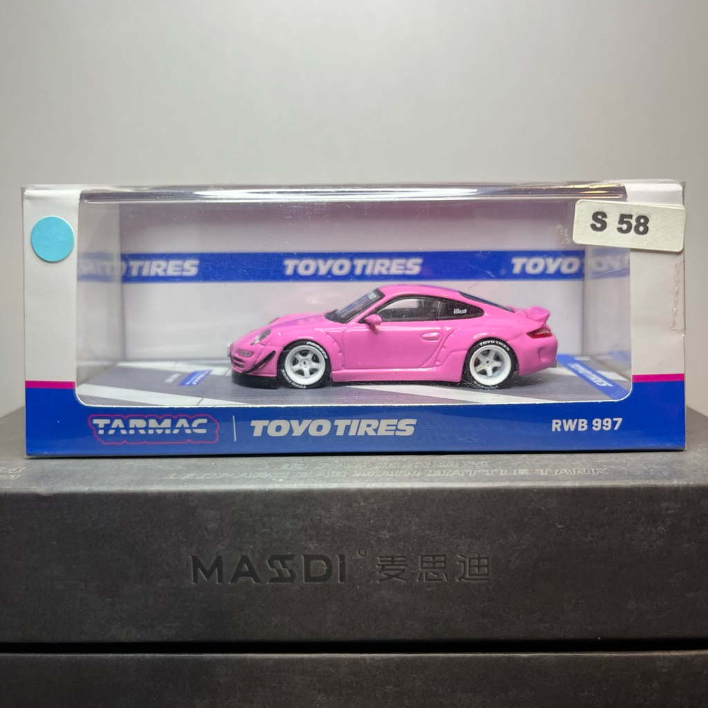 Tarmac Toyotires Porsche RWB 997 Pink