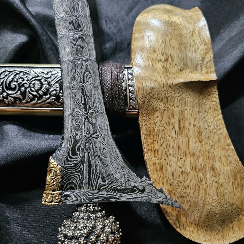 Keris Jalak Ngore Kinatah Makoro Pamor Melati
