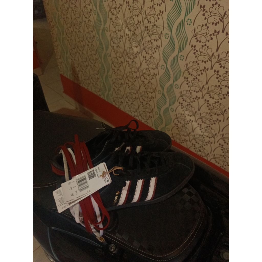 Adidas london 96