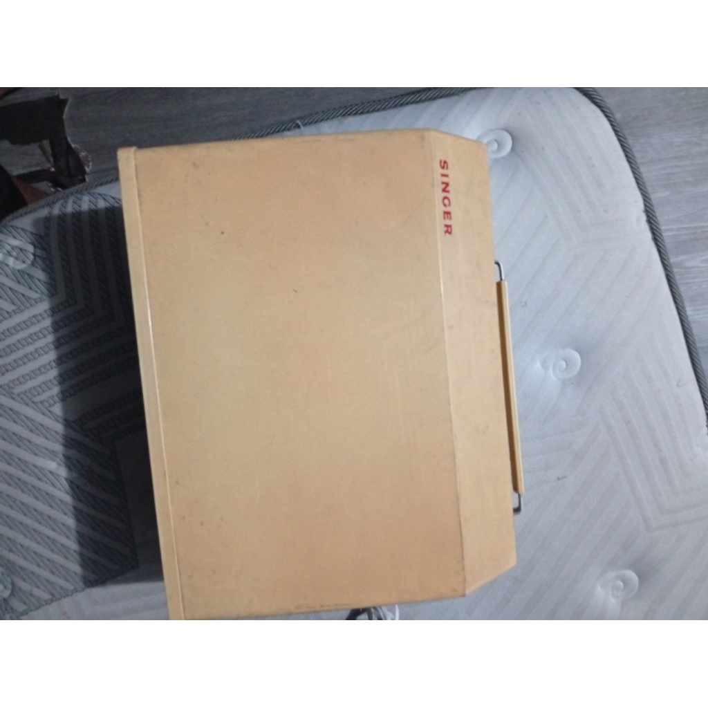 Mesin Jahit Vintage SINGER display Jadul