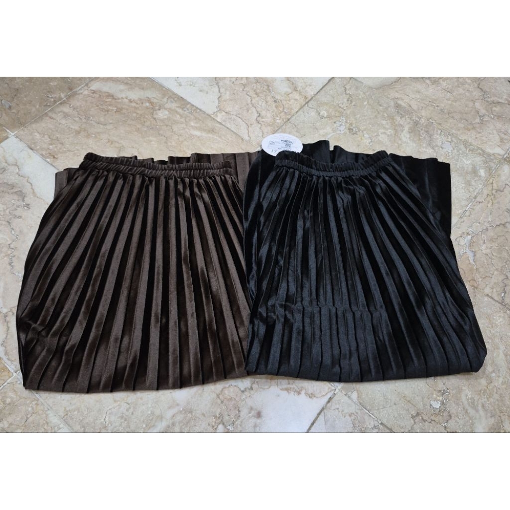 YUESHI Velvet Skirt / Rok Plisket