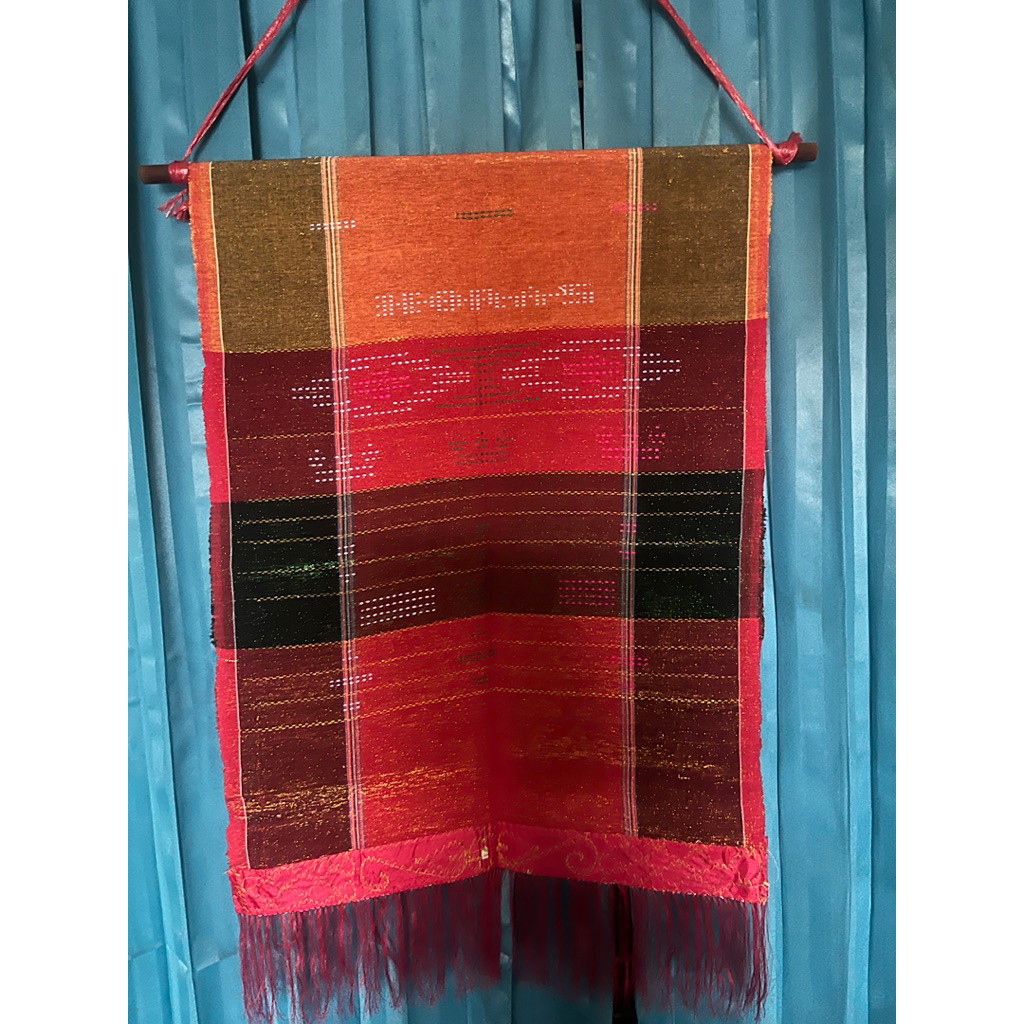 ulos sadum, Ulos holong