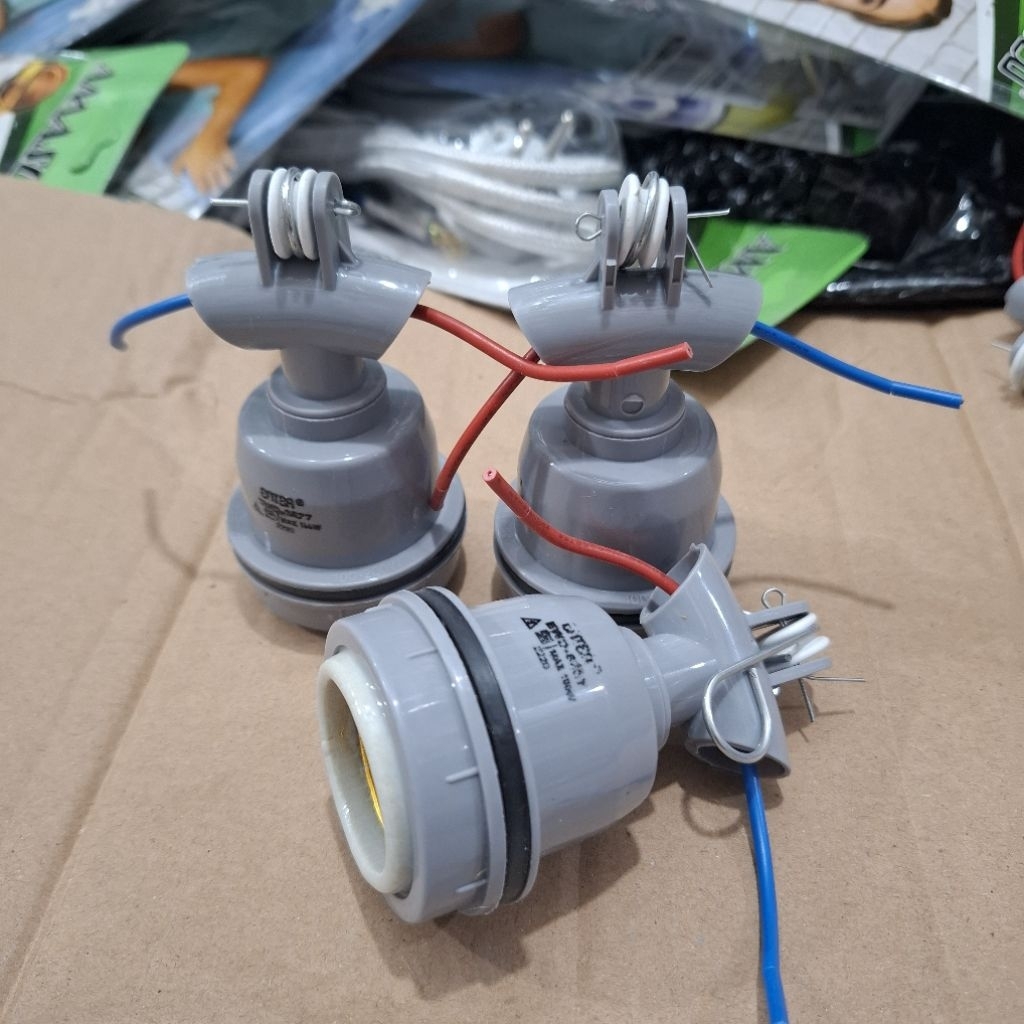 FITTING LAMPU KERAMIK FITTING LAMPU TUDUNG LAMPU JALAN E27 KERAMIK