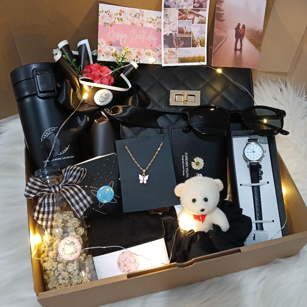 Hampers gift box kado cewek ultah wisuda anniversary tas jam