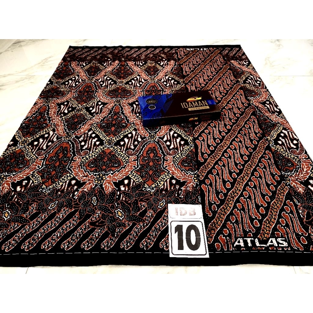 Sarung Atlas idaman harmoni kembang dan Batik dari Behaestek Gresik