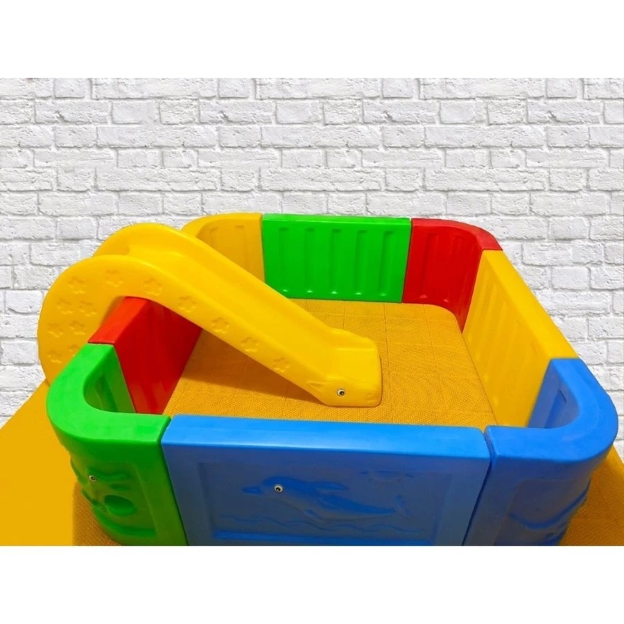 Tempat Mandi Bola Anak Indoor dengan Perosotan