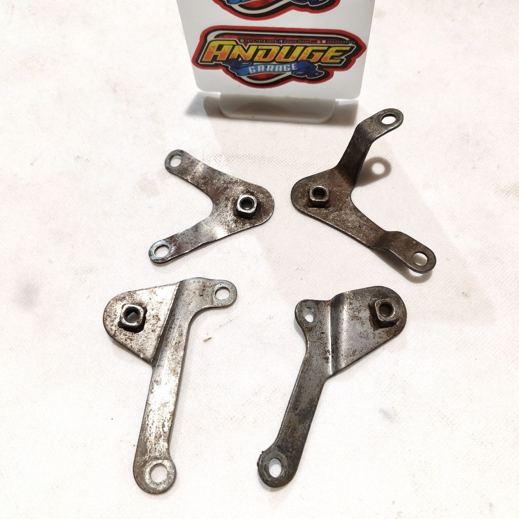 breket bracket braket dudukan pangkon tatakan sayap bak kopling kanan Suzuki RK COOL RKCOOL oryginal