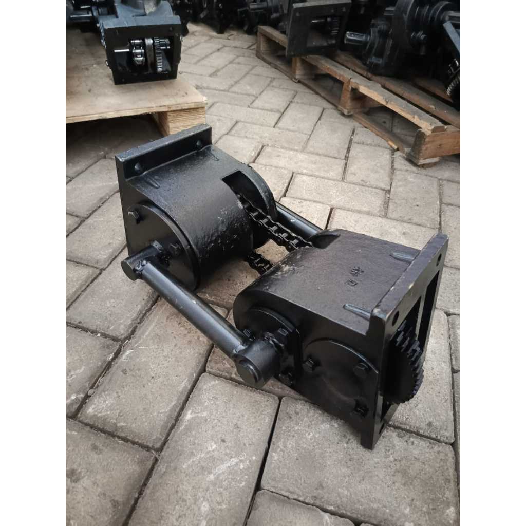 Flexible Gearbox untuk Traktor Mini Roda Empat - SAAM