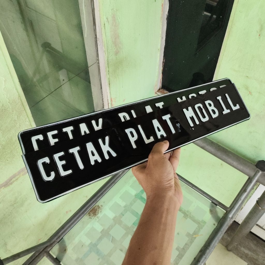 Emblem plat mobil custom akrilik