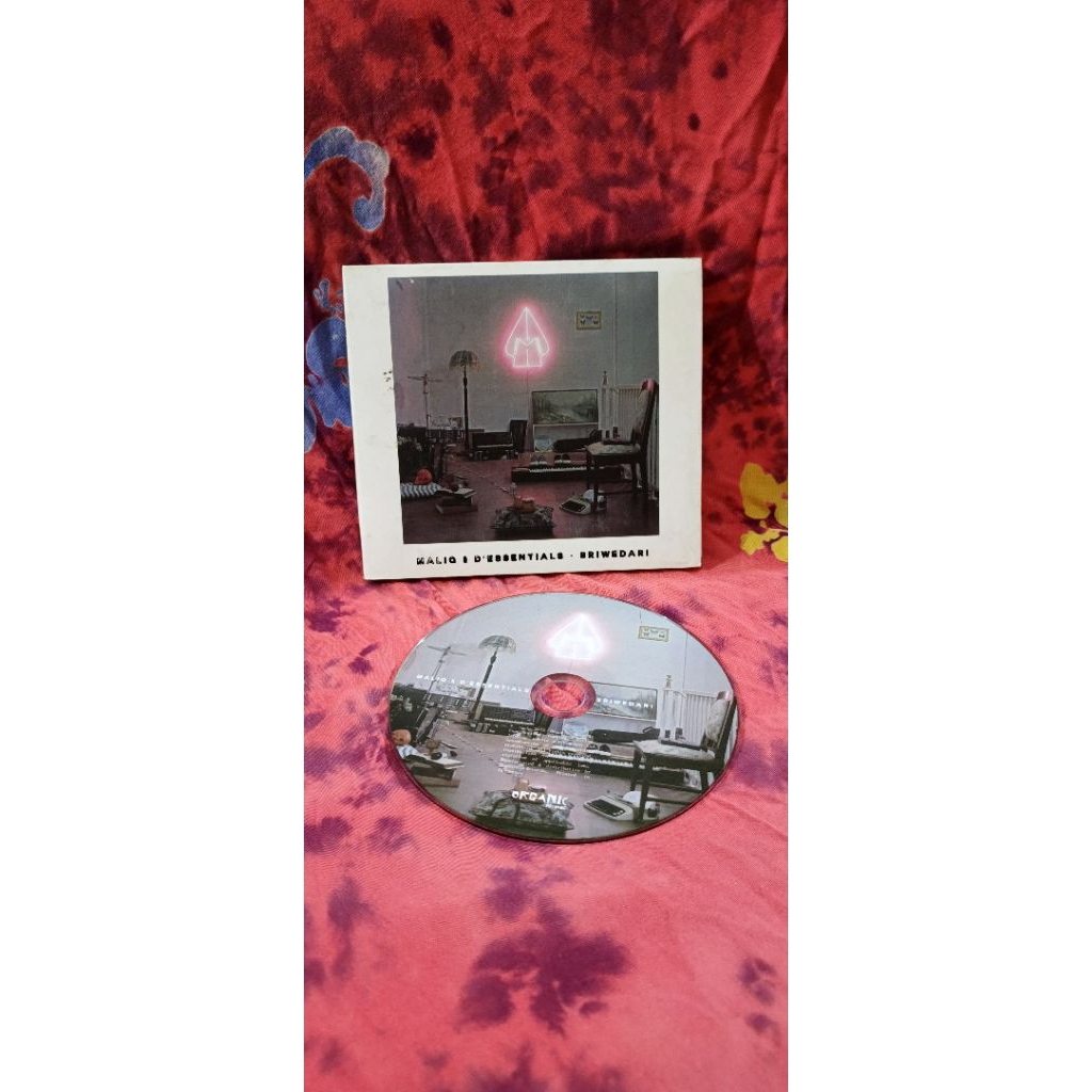 maliq Essentials sriwedari kaset cd