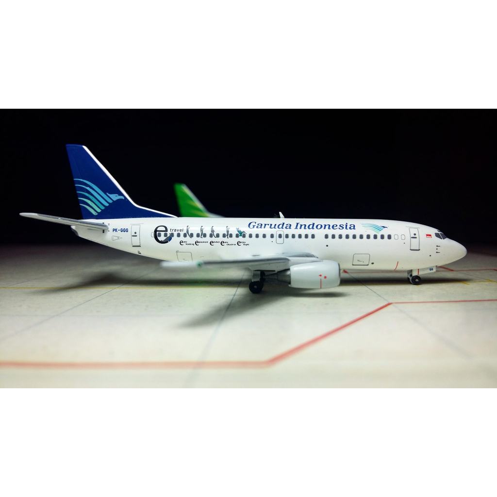 Diecast Pesawat Garuda Indonesia - Boeing 737-300 - registration PK-GGG wearing promotional stickers
