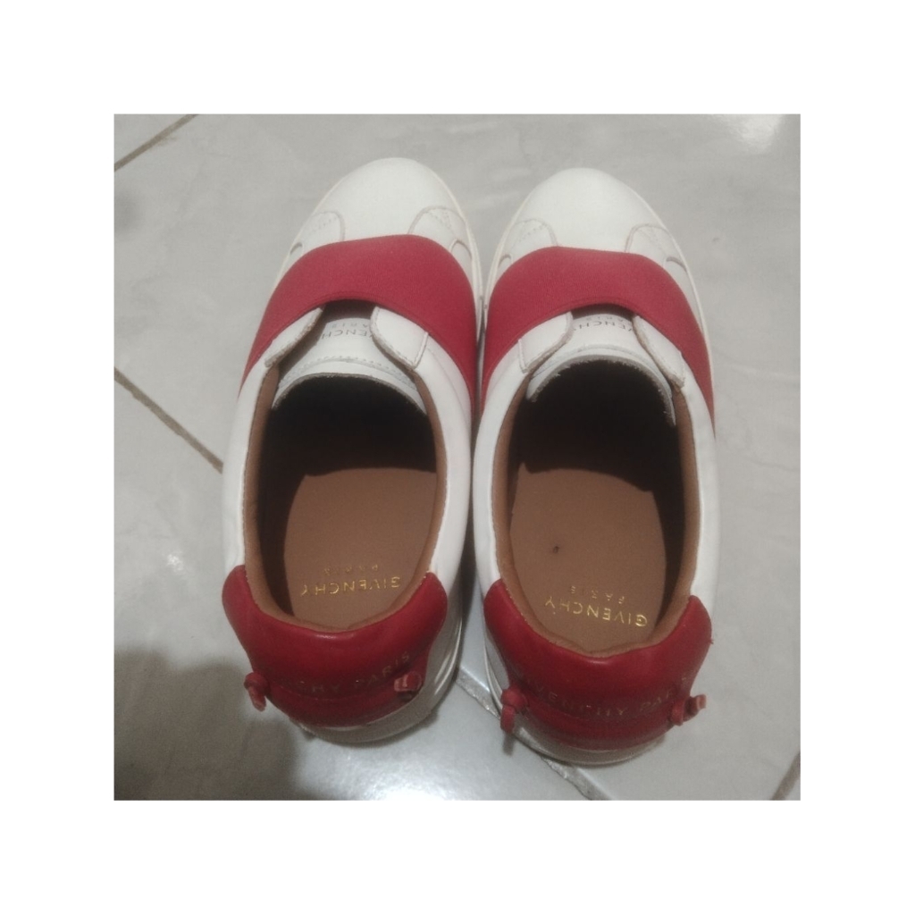 sepatu sneaker GIVENCHY PARIS size 35 insol 22