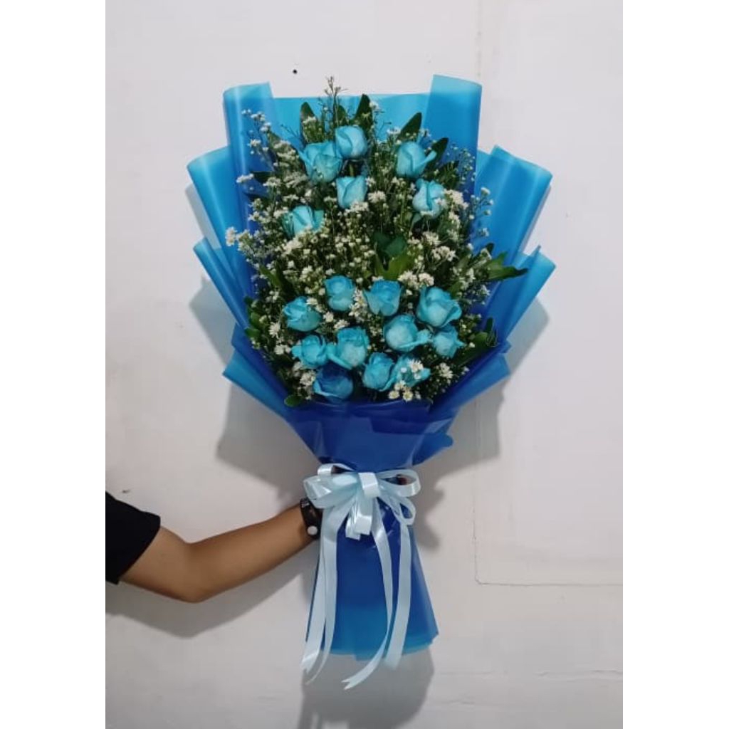 buket bunga mawar biru
