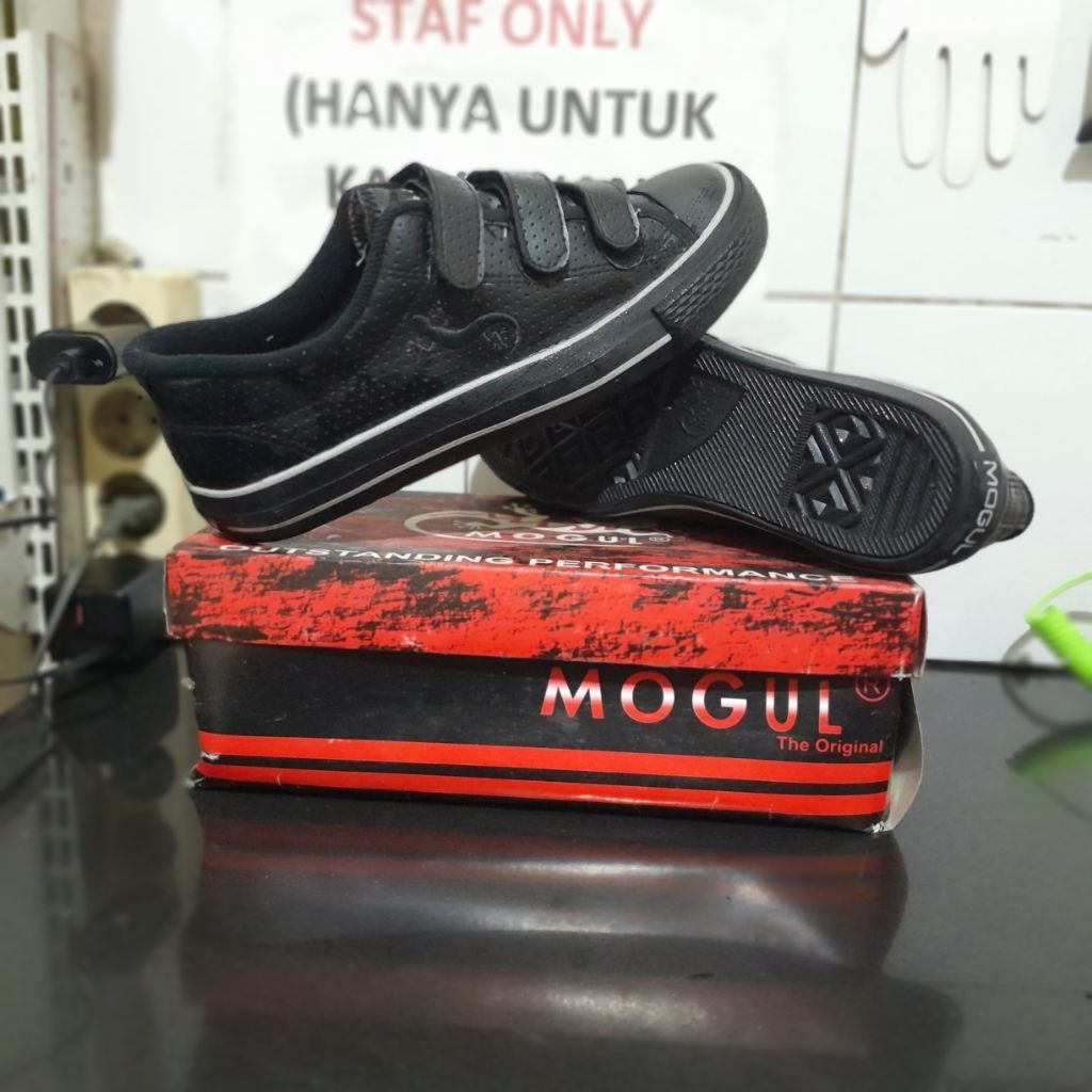 Mogul Black Velcro Size 40 Indonesia