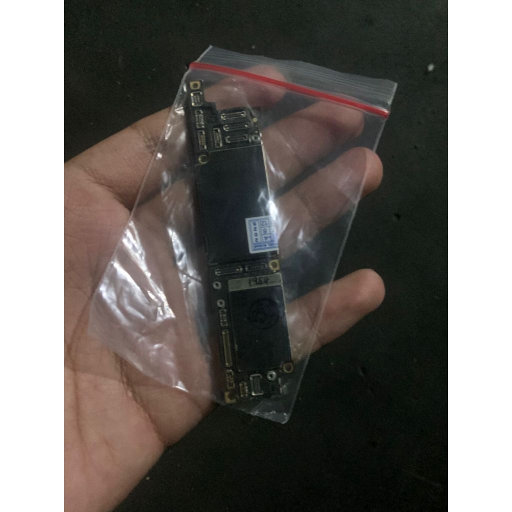 Mesin iPhone xr lock iCloud
