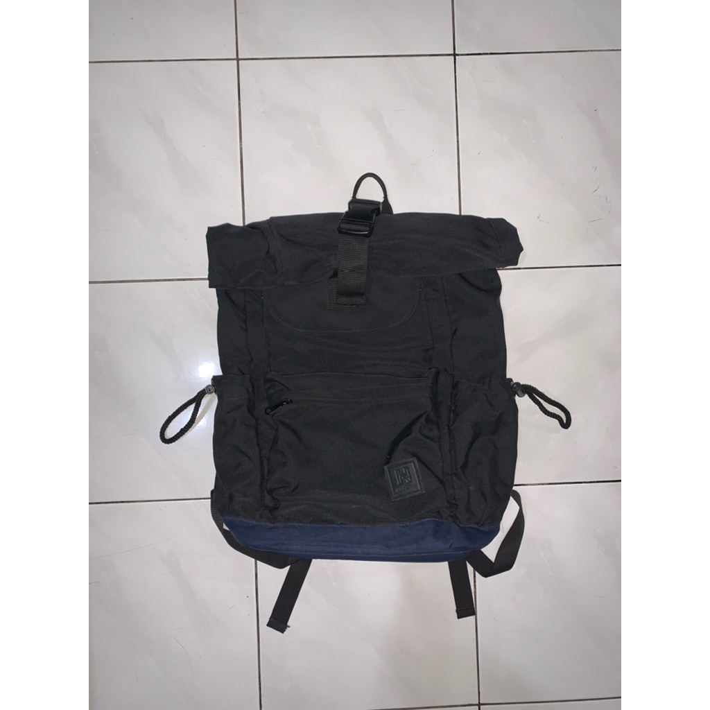 Preloved/Bekas Tas Backpack Harloth Hitam Rolltop