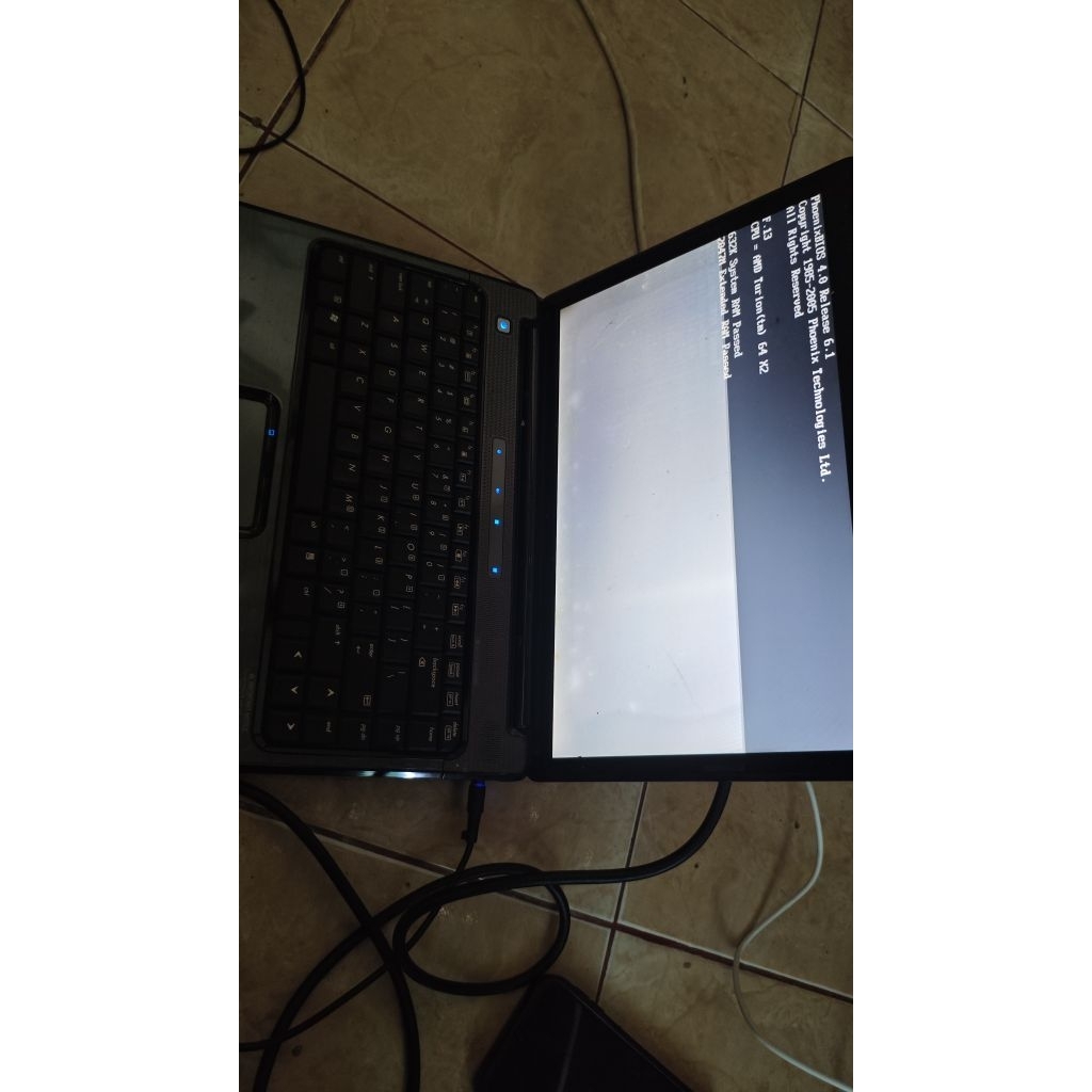 Laptop COMPAQ Presario V3000