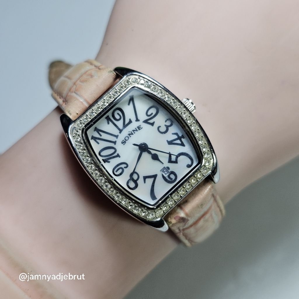 Jam Sonne Tonneau-M Silver MOP Dial Date Ladies Bekas
