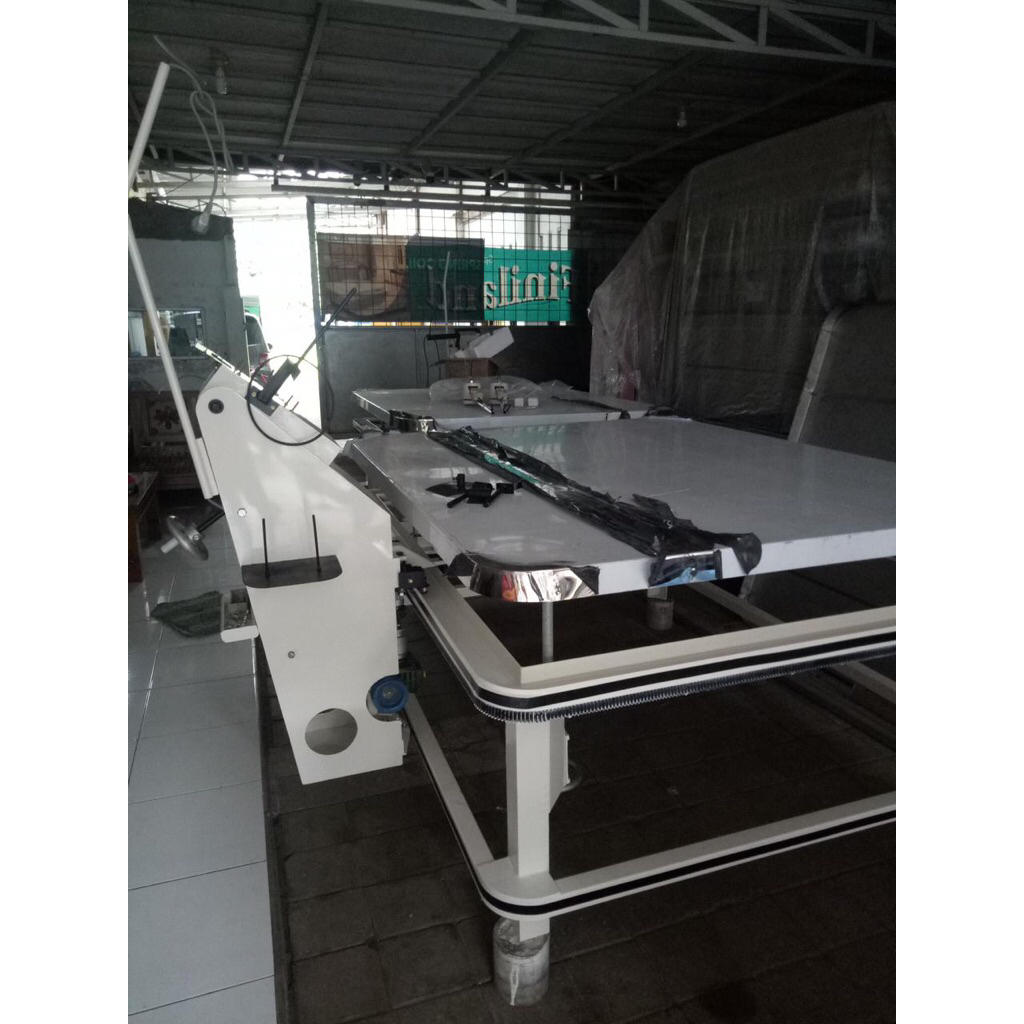 SATU SET MESIN CORNER ALAS STAINLESS/MESIN JAHIT KASUR AMBAL SPRINGBED DLL