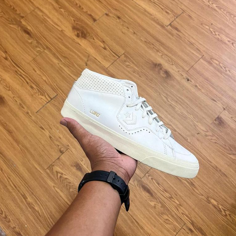 Sepatu Sneakers Converse Louie Lopez Mid White A05090C Original Resmi