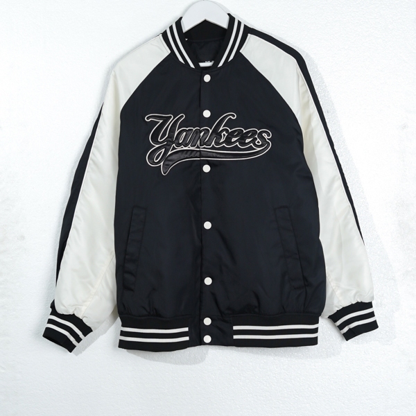 Jaket MLB YANKEES HALF IVORY WHITE BLACK VARSITY JACKET 100% ORIGINAL