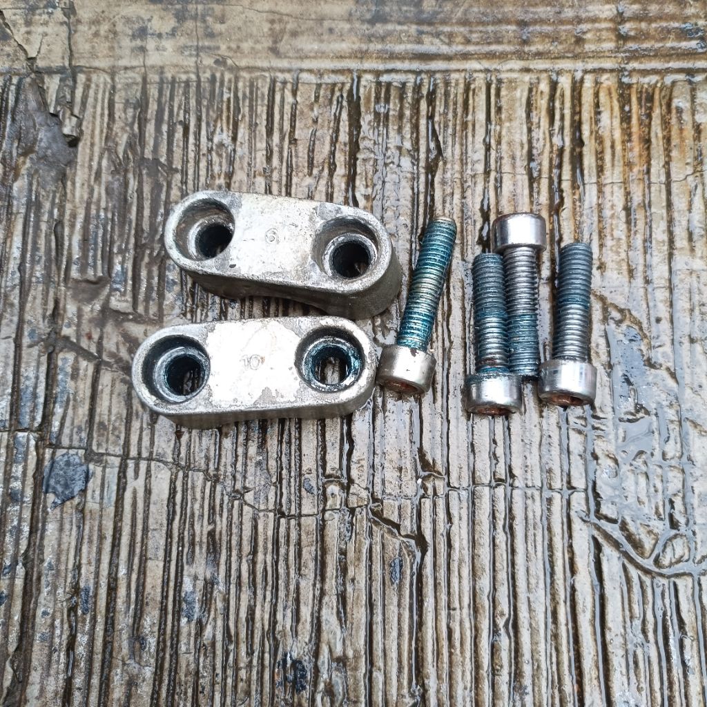 kleman stang set baut yamaha vixion/scorpio original