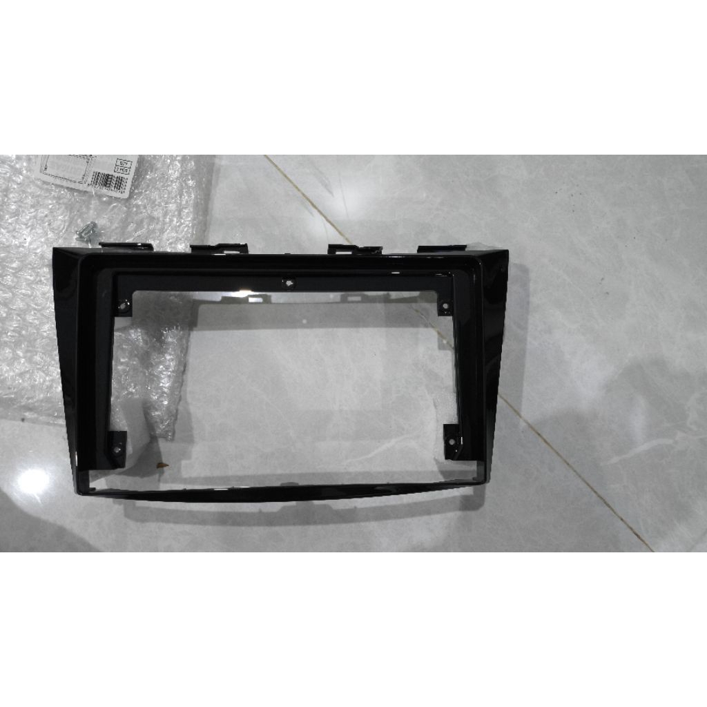 frame headunit 9 inch Suzuki Ertiga Merk ORCA