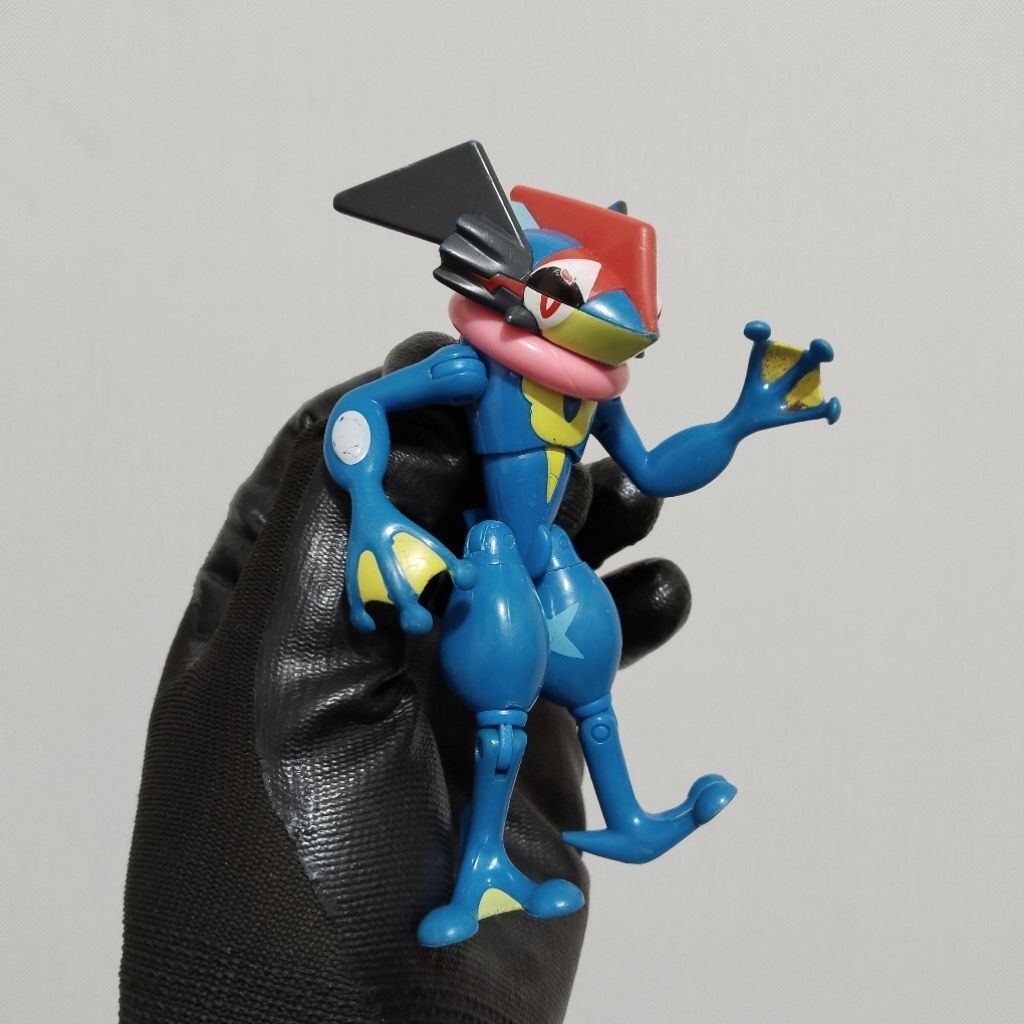Pokemon Ash-Greninja Changing Figure
