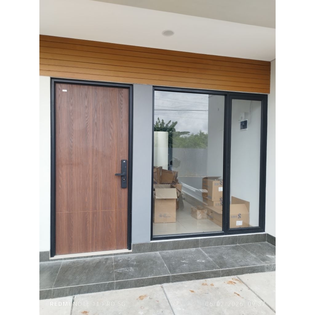 pintu utama rumah minimalis pintu HpL & kusen aluminium